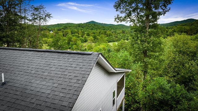 6 Gilliam Road, Mineral Bluff, GA 30559