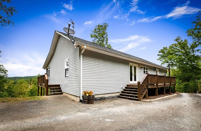 6 Gilliam Road, Mineral Bluff, GA 30559