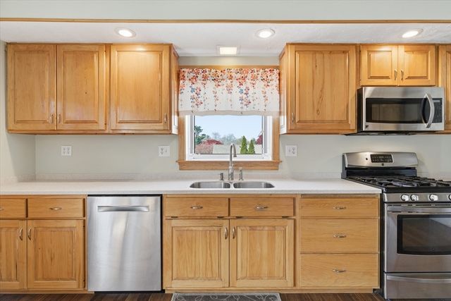 4263 Acushnet Ave, New Bedford, MA 02745