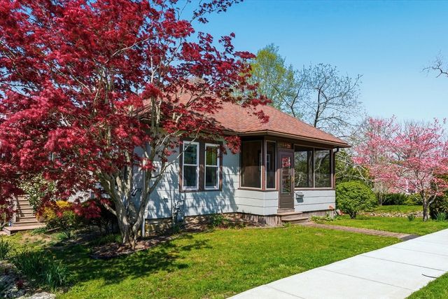 4263 Acushnet Ave, New Bedford, MA 02745