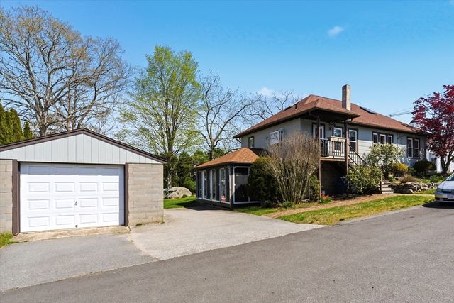 4263 Acushnet Ave, New Bedford, MA 02745