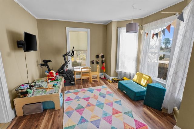 17 Currier Ave, Haverhill, MA 01830