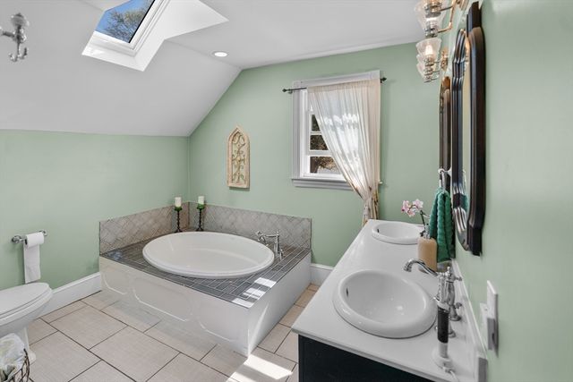 17 Currier Ave, Haverhill, MA 01830