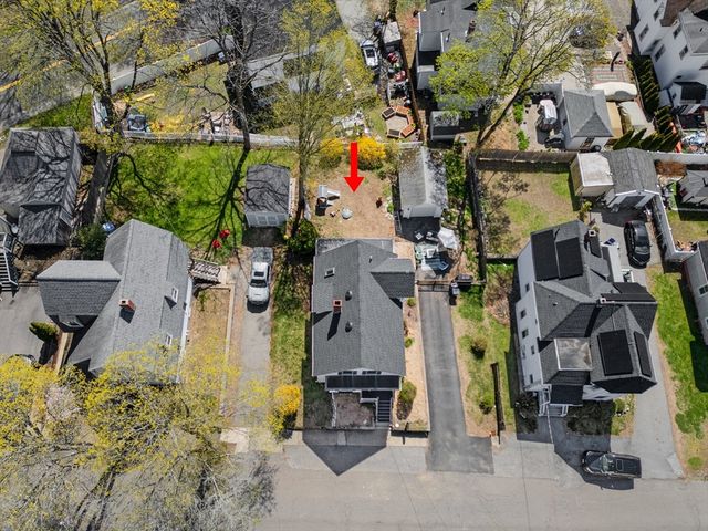 17 Currier Ave, Haverhill, MA 01830