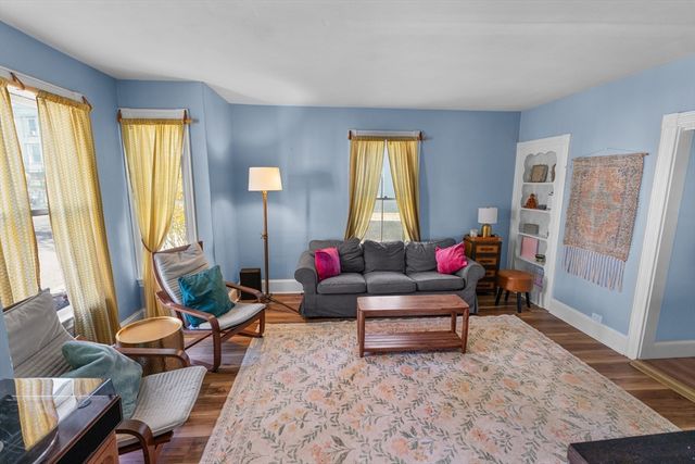 17 Currier Ave, Haverhill, MA 01830