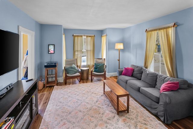 17 Currier Ave, Haverhill, MA 01830