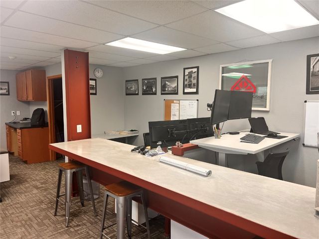 350 3rd Avenue SW 100, Cedar Rapids, IA 52404