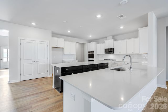 2244 Moon Crest Road 151, Lancaster, SC 29720