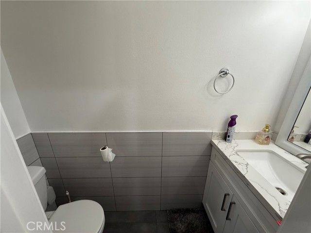 9702 Via Roma, Burbank, CA 91504