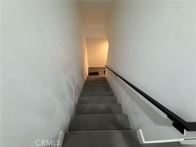 9702 Via Roma, Burbank, CA 91504