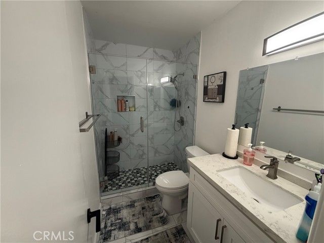 9702 Via Roma, Burbank, CA 91504