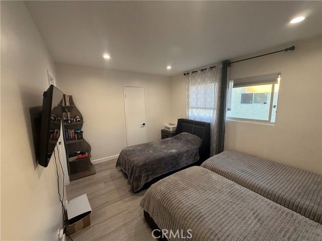 9702 Via Roma, Burbank, CA 91504