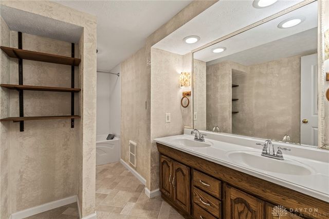5315 E State Route 571, Tipp City, OH 45371