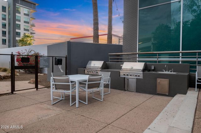 1 E LEXINGTON Avenue 1001, Phoenix, AZ 85012