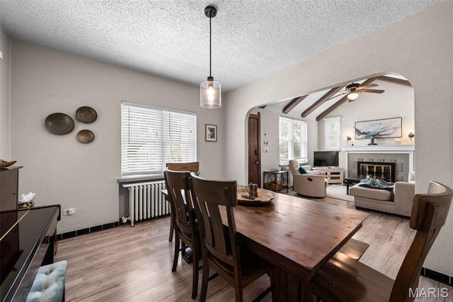 8777 Bridgeport Avenue, Brentwood, MO 63144