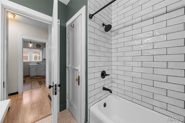 8777 Bridgeport Avenue, Brentwood, MO 63144