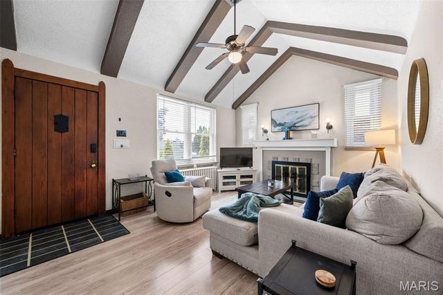 8777 Bridgeport Avenue, Brentwood, MO 63144