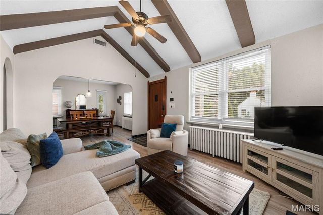 8777 Bridgeport Avenue, Brentwood, MO 63144