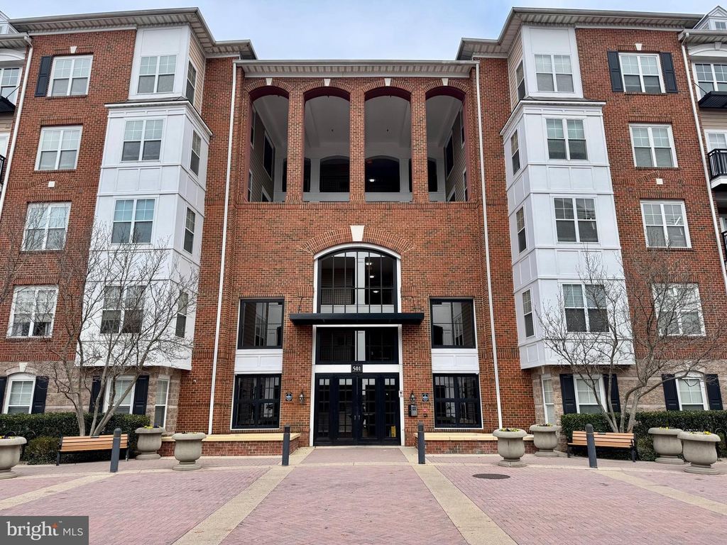 Image 1 of property listing at 501 HUNGERFORD DR #436, Rockville, MD 20850