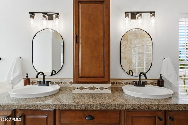 5600 W GERONIMO Street, Chandler, AZ 85226