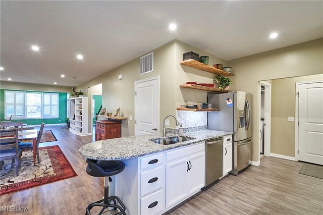 3164 Old Mill Drive, Cuyahoga Falls, OH 44223