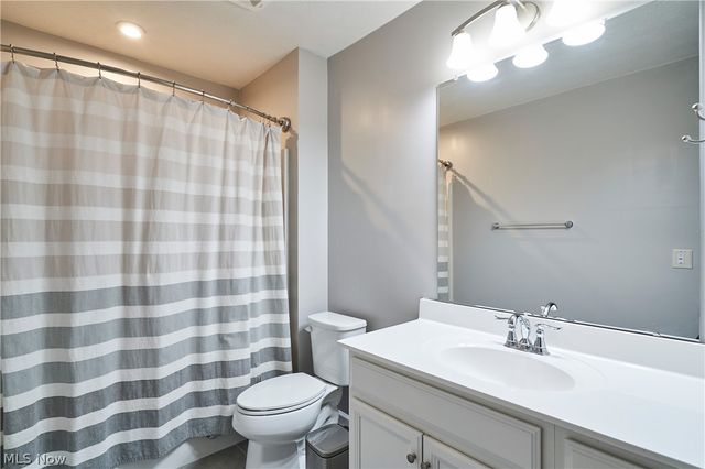 3164 Old Mill Drive, Cuyahoga Falls, OH 44223