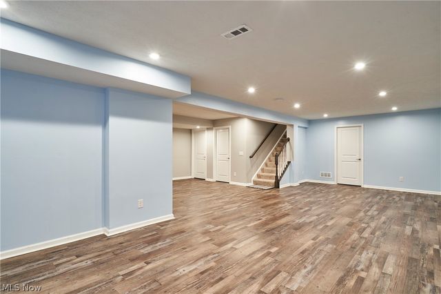 3164 Old Mill Drive, Cuyahoga Falls, OH 44223