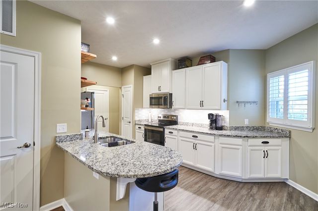 3164 Old Mill Drive, Cuyahoga Falls, OH 44223