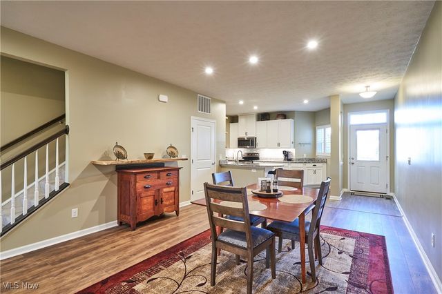 3164 Old Mill Drive, Cuyahoga Falls, OH 44223