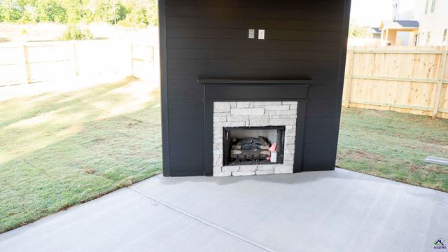 123 Alton Tucker Sr Blvd, Bonaire, GA 31005