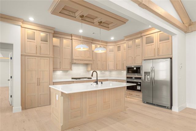 400 Bronco Street, Centerton, AR 72719