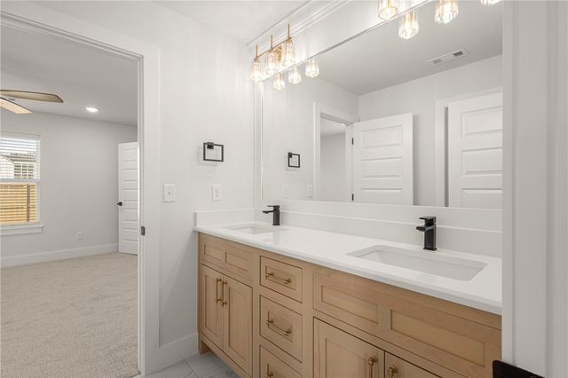 400 Bronco Street, Centerton, AR 72719