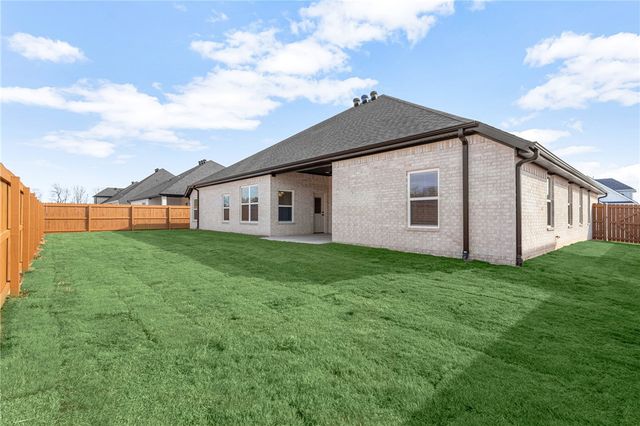 400 Bronco Street, Centerton, AR 72719