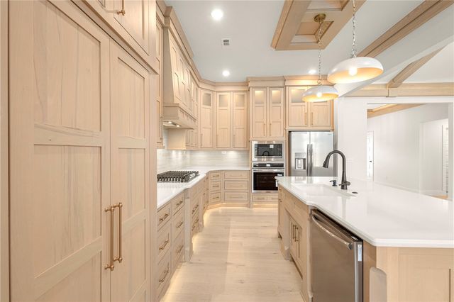 400 Bronco Street, Centerton, AR 72719