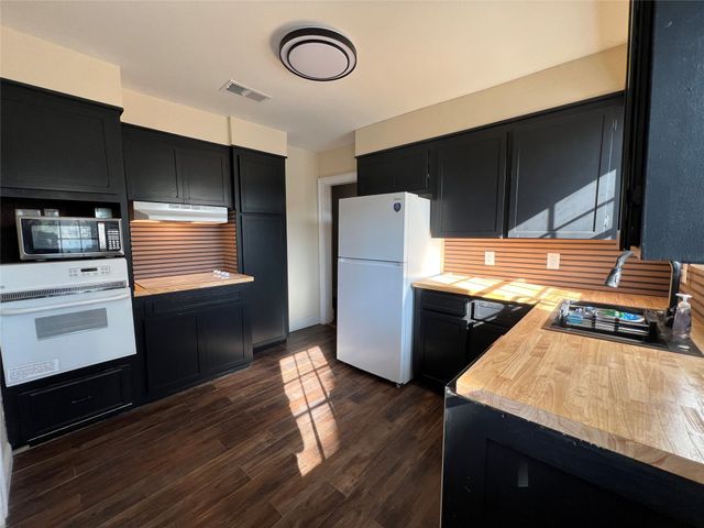 2416 Broadway Drive, Bossier City, LA 71111