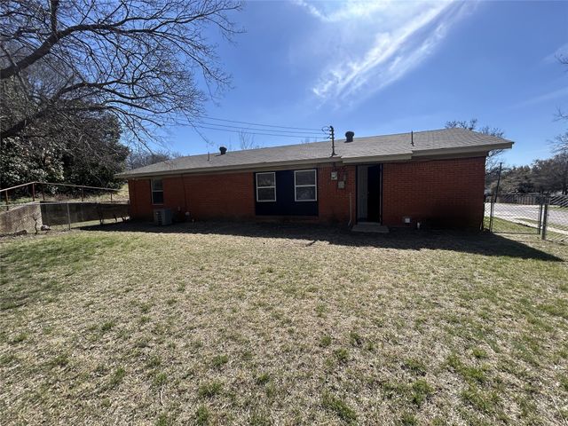 6406 Waynewood Court, Fort Worth, TX 76135