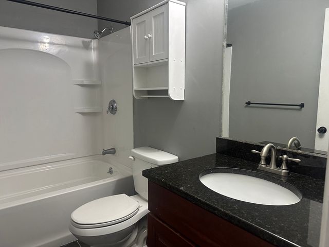 2410 Skyline Drive 7, Lowell, MA 01854