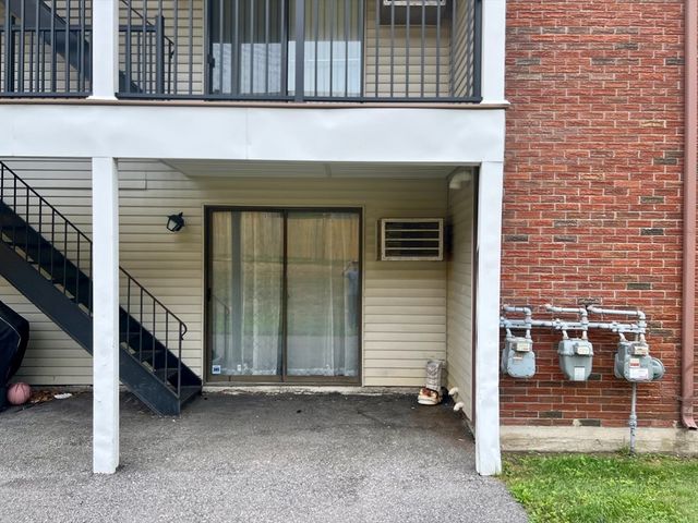 2410 Skyline Drive 7, Lowell, MA 01854