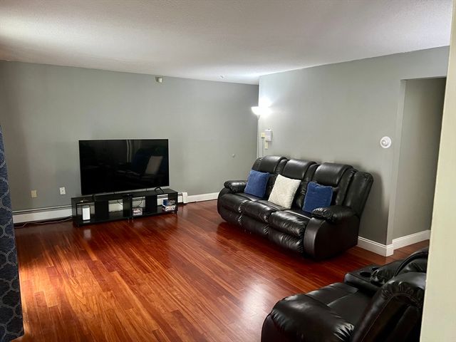 2410 Skyline Drive 7, Lowell, MA 01854