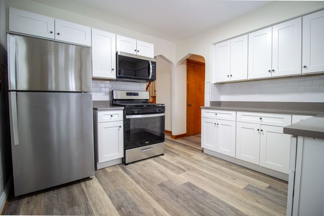 212 E 142nd Place, Dolton, IL 60419