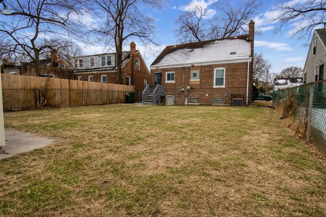 212 E 142nd Place, Dolton, IL 60419