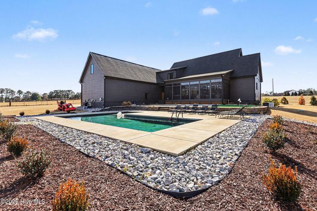 7839 Raleigh Road, Benson, NC 27504