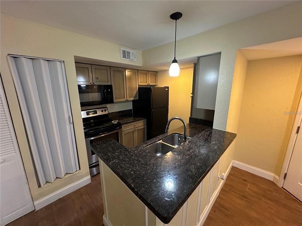 Image 5 of property listing at 5108 CONROY ROAD 1713, Orlando, FL 32811