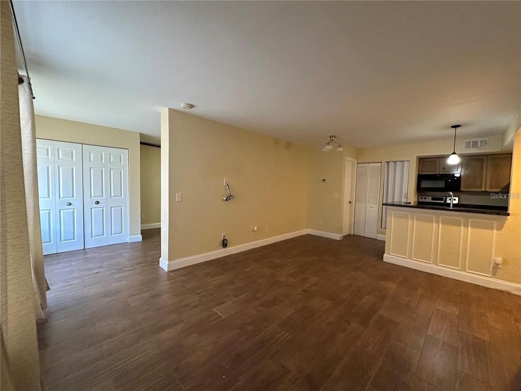 Image 9 of property listing at 5108 CONROY ROAD 1713, Orlando, FL 32811