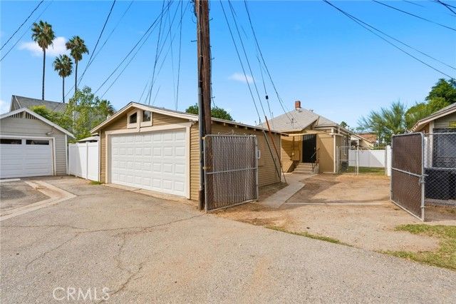 3756 Locust, Riverside, CA 92501