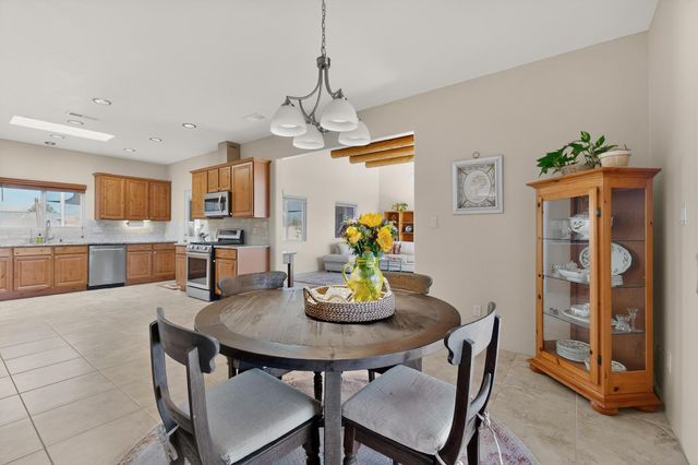 117 Doolittle Road, Corrales, NM 87048