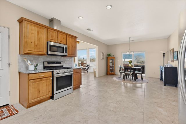 117 Doolittle Road, Corrales, NM 87048