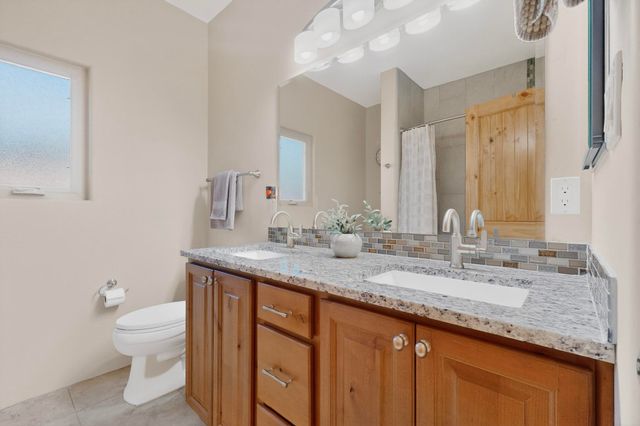 117 Doolittle Road, Corrales, NM 87048