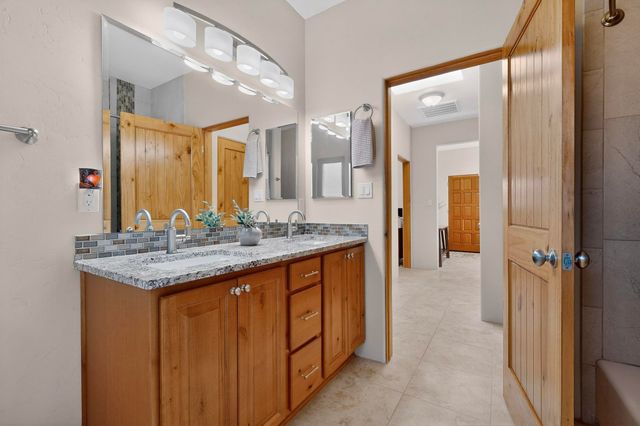 117 Doolittle Road, Corrales, NM 87048