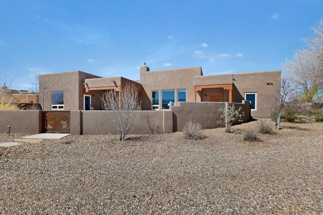 117 Doolittle Road, Corrales, NM 87048